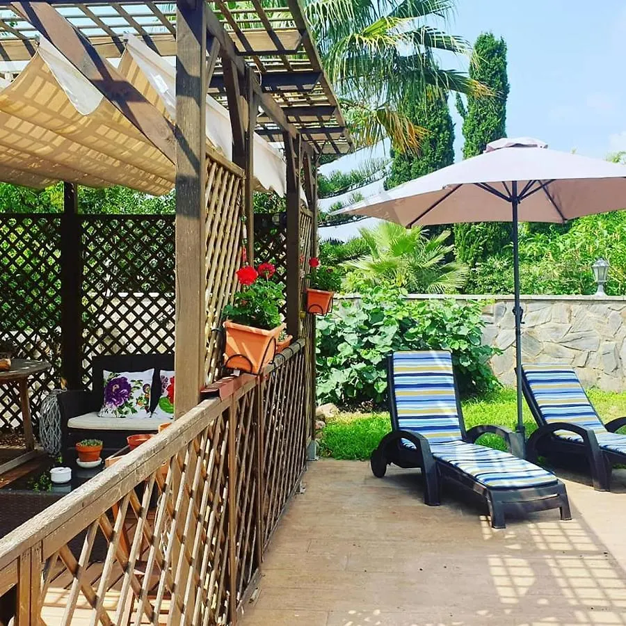 Masia Castellvi B&B Vinyols i Els Arcs Couette-café