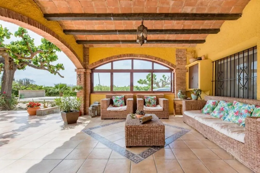 Masia Castellvi B&B Vinyols i Els Arcs